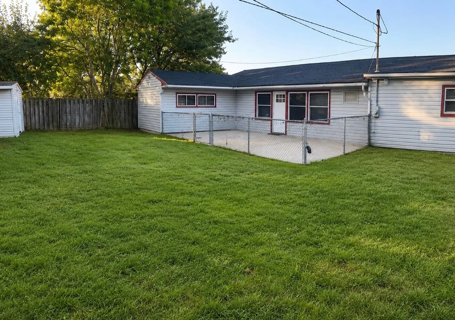 Large 4 bed 2 bath updated home in Levittown Pa — Photo 2