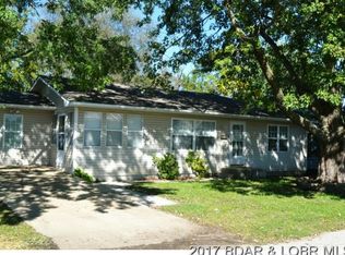 607 E 4th St, Eldon, MO 65026