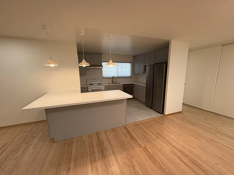 10238 N Portal Ave — Photo 2