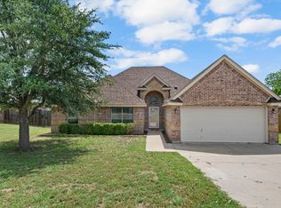 214 Willow Creek Dr, Weatherford, TX 76085