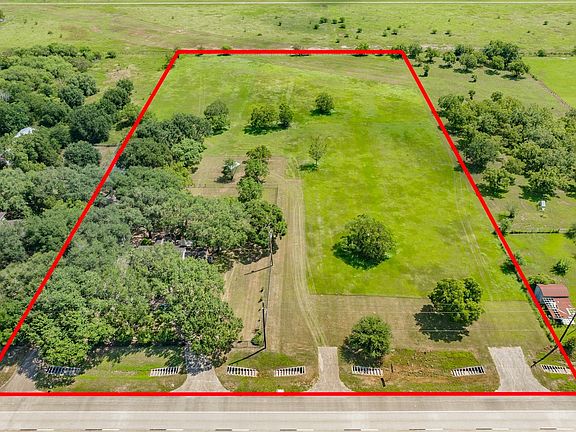 2nd image of 3135 Hartledge Rd