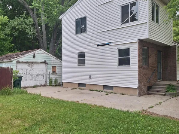 2104 Melvin Ct, Lansing, MI 48917