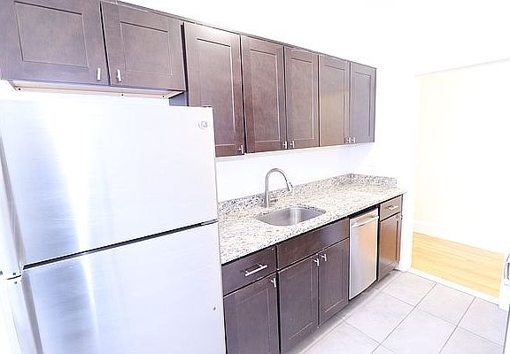 5th image of 132-70 Sanford Ave #3II