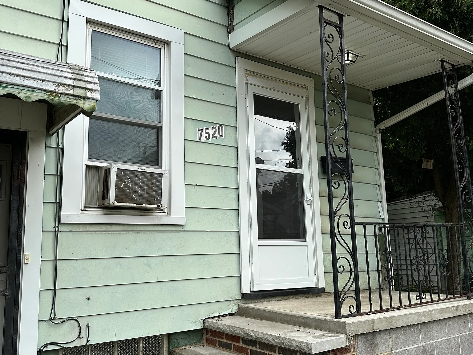2 bed, $1,200 — Photo 2