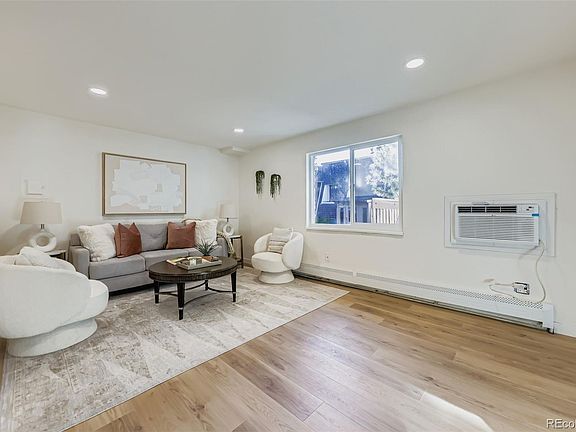 4th image of 1525 S Holly Street #201