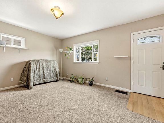 4th image of 659 Sumner St
