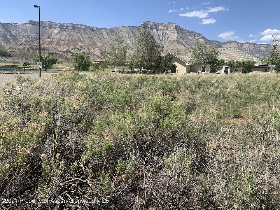 1st image of 28 Battlement Creek Trl