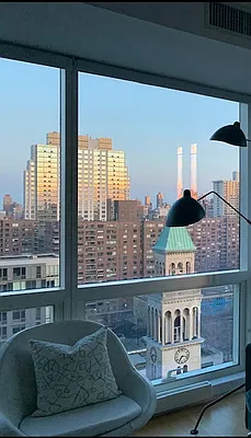 Sold by Compass | media 25