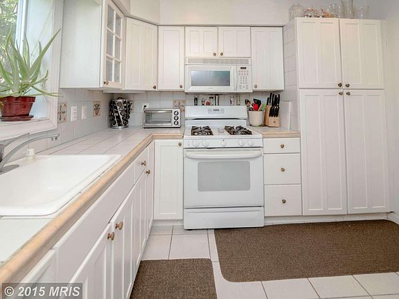 4th image of 2218 N Vermont St #1