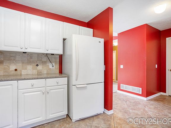 5th image of 4313 Crest Creek Ct SW