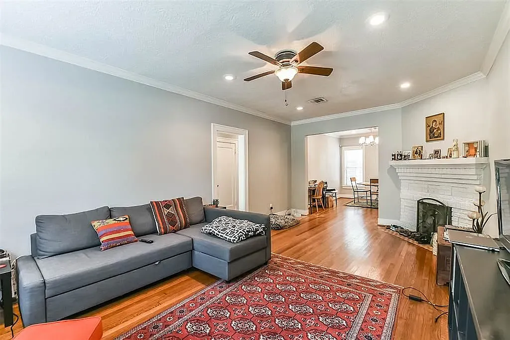 1718 Rosedale St — Photo 3