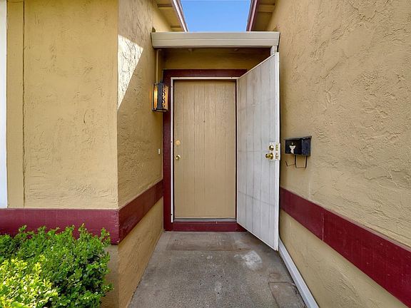 2nd image of 1450 Jasmine Way