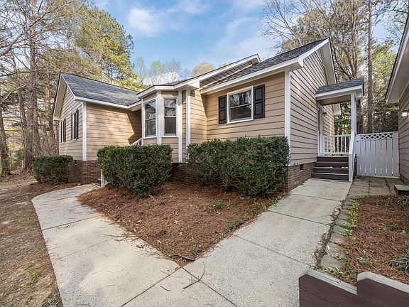 4th image of 2908 Livery Way