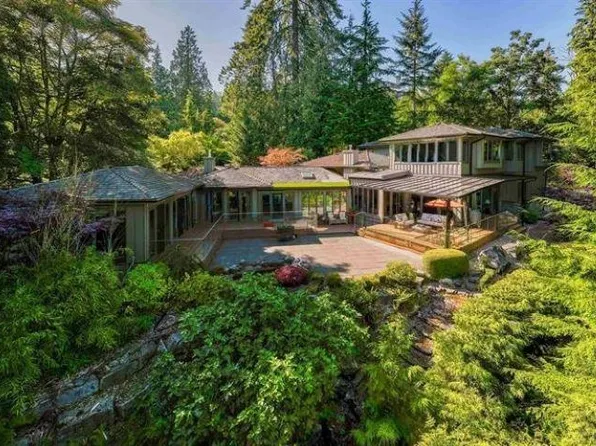 340X Southborough Dr, West Vancouver, BC V7S 1L9