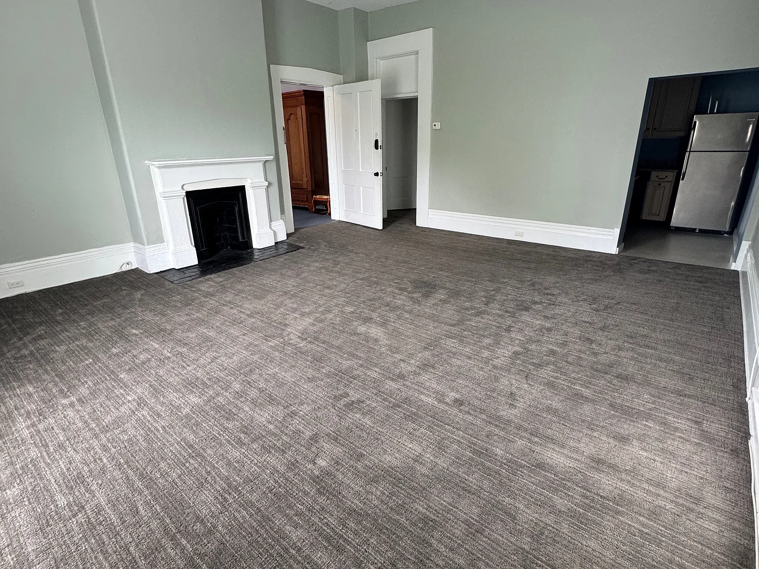 125 Forest Ave — Photo 2