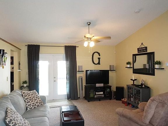 4th image of 2691 Kendall Ave