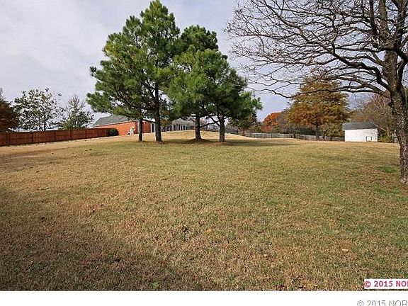 5th image of 8411 Hillwood Dr