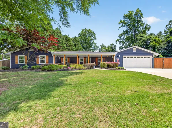 3756 Southgate Dr SW, Lilburn, GA 30047