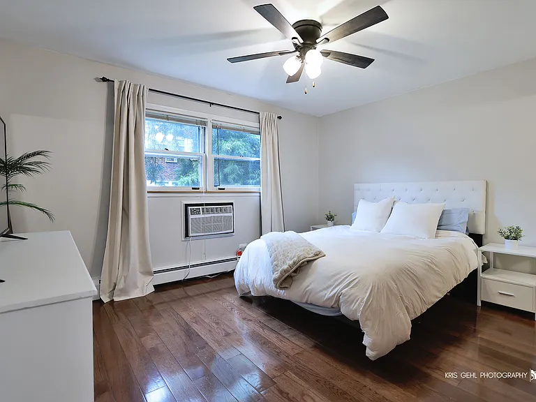 510 W Miner St — Photo 11