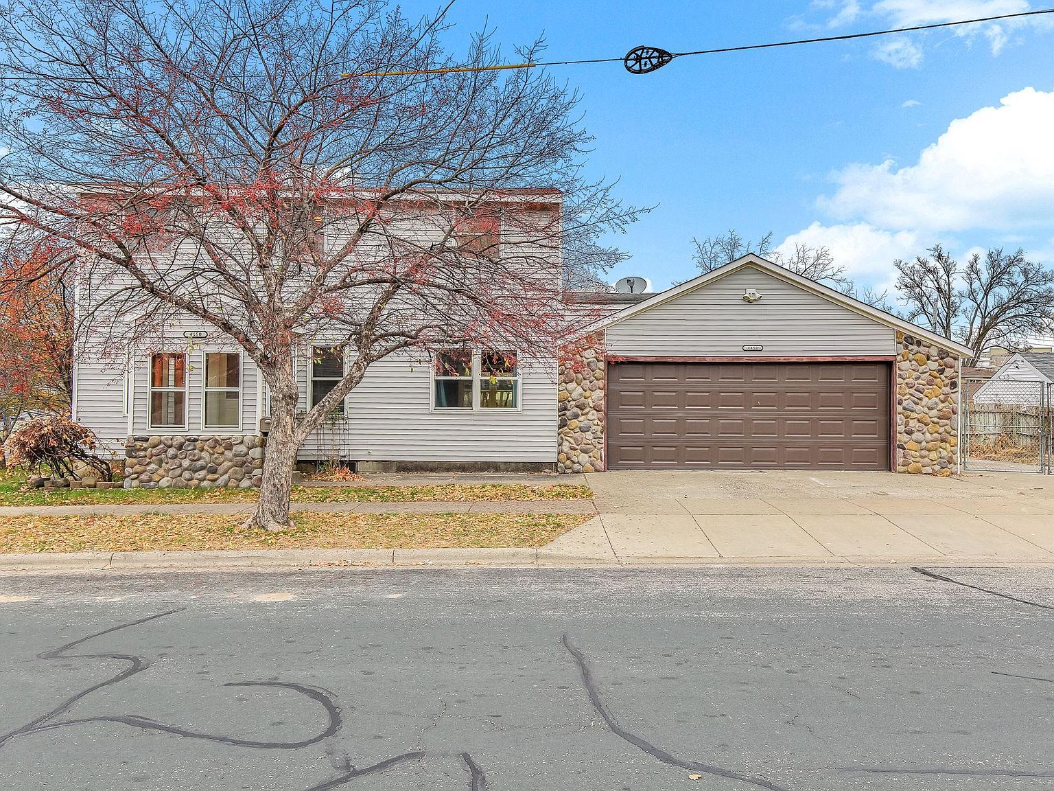 4450 W 125th St, Savage, MN 55378 | Zillow