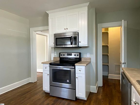3rd image of 106 Vine St