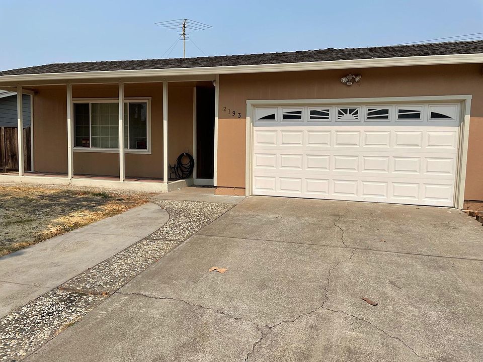 1st image of 2193 Lakewood Dr