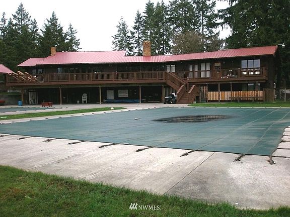 2nd image of 5371 Ponderosa Boulevard NE