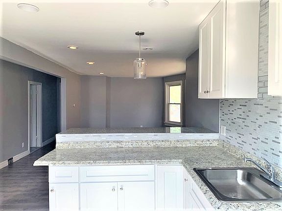 3rd image of 148 Auburn Ave #2