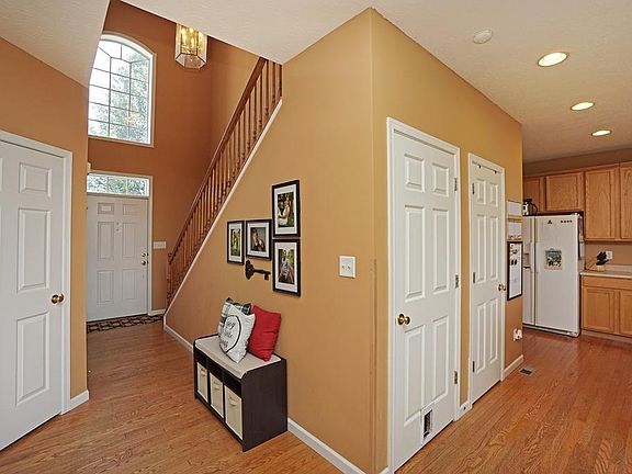 2nd image of 8081 Lois Ln
