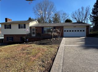 103 Woodcrest Dr, Marietta, OH 45750