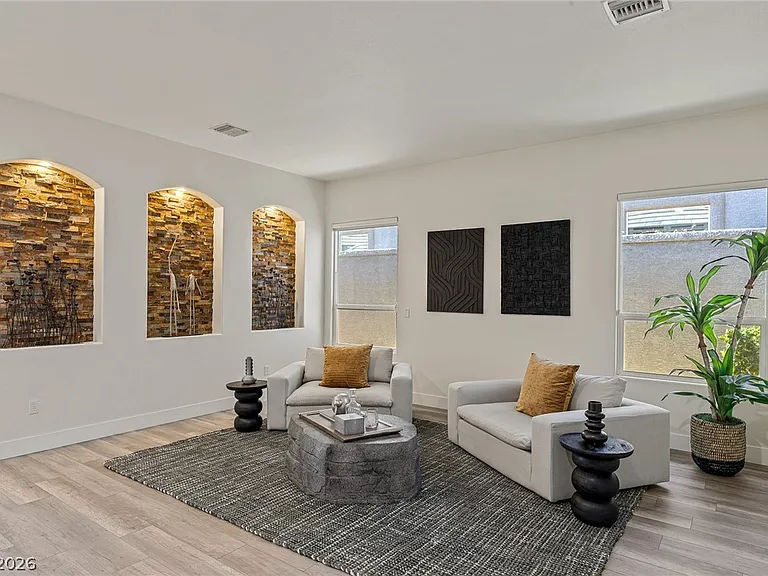 9421 Queen Charlotte Dr — Photo 29