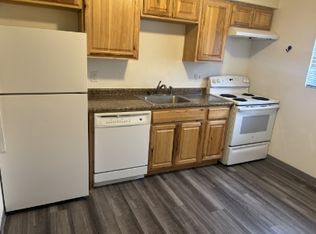 Morningside: 110 Harbet Avenue Northwest - 3, Cedar Rapids, IA 52405