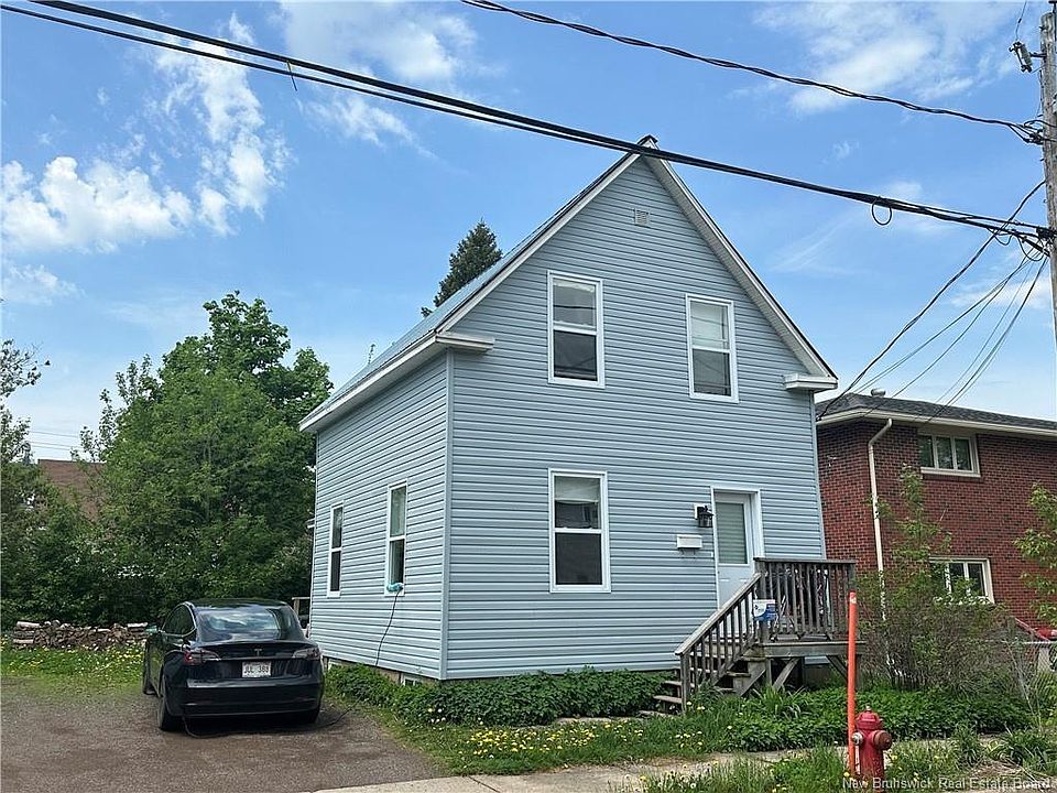 1st image of 496 Robinson St