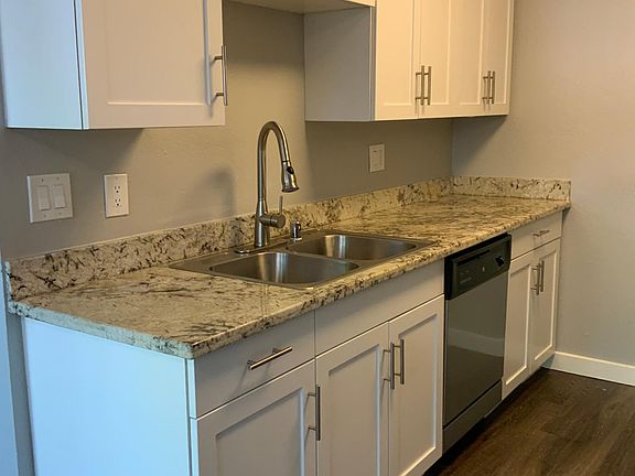 2nd image of 642 Caliente Dr APT 21