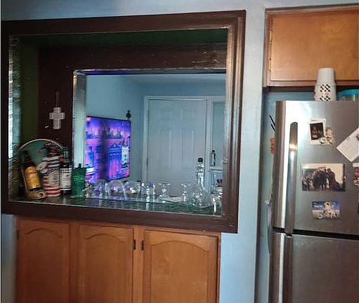 2nd image of 4743 Longwood Ave