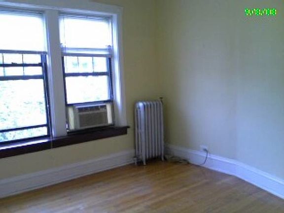 1st bed rooom