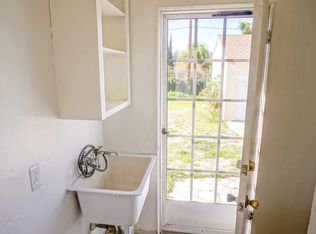 1207 Scott Rd, Burbank, CA 91504