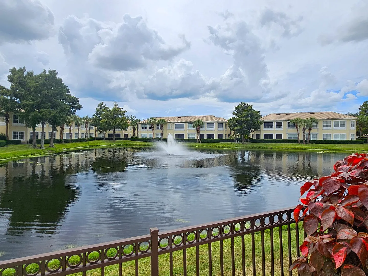 Annual Unfurnished 2 Bedroom 2 Bathroom 1 Car Garage Second Floor Condo in the Triano Community! — Photo 3