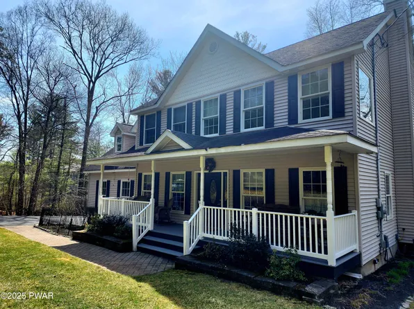 115 Meadow Brook Ct, Dingmans Ferry, PA 18328