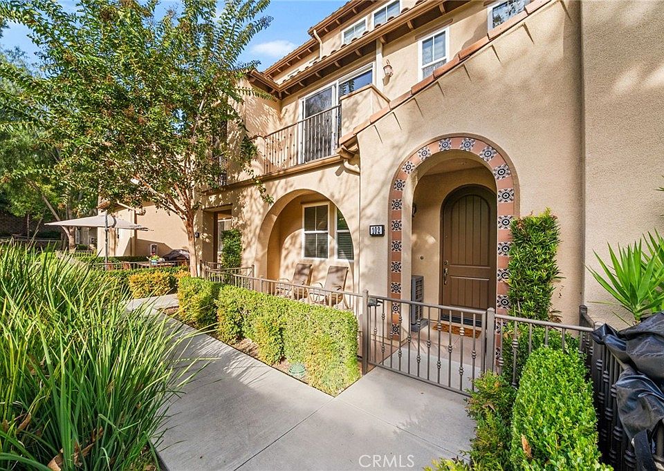 1st image of 102 Playa Cir