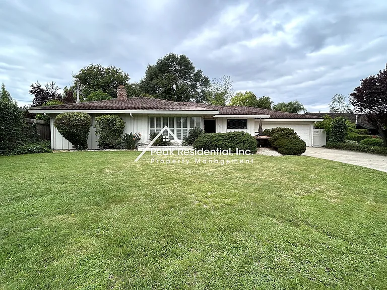 3107 Clairidge Way — Photo 1
