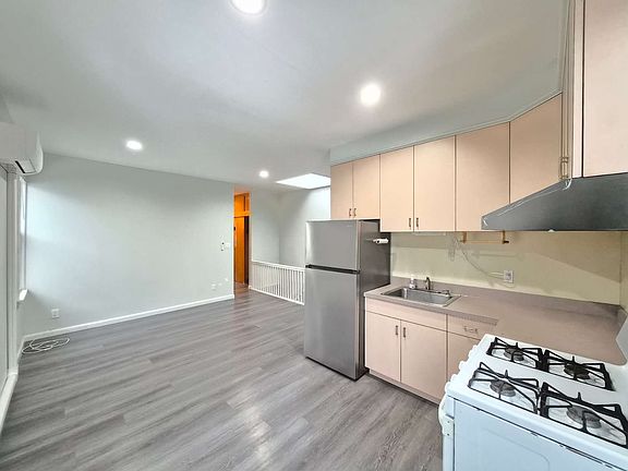 3rd image of 2056 W 9th St Floor 2