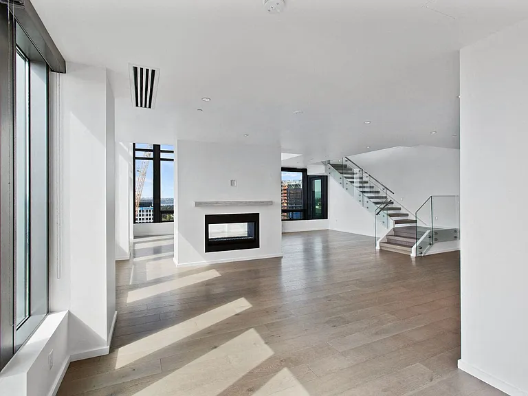 PH N3101 showcases an oversized interior living area