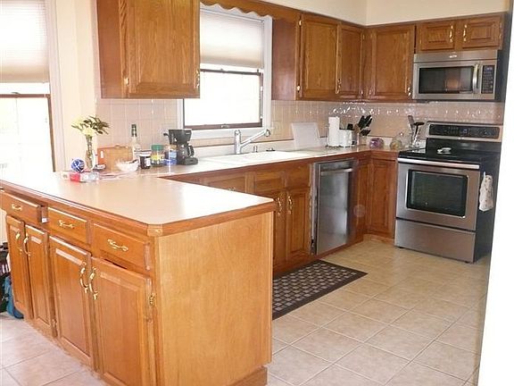 4th image of 8766 Appleseed Dr