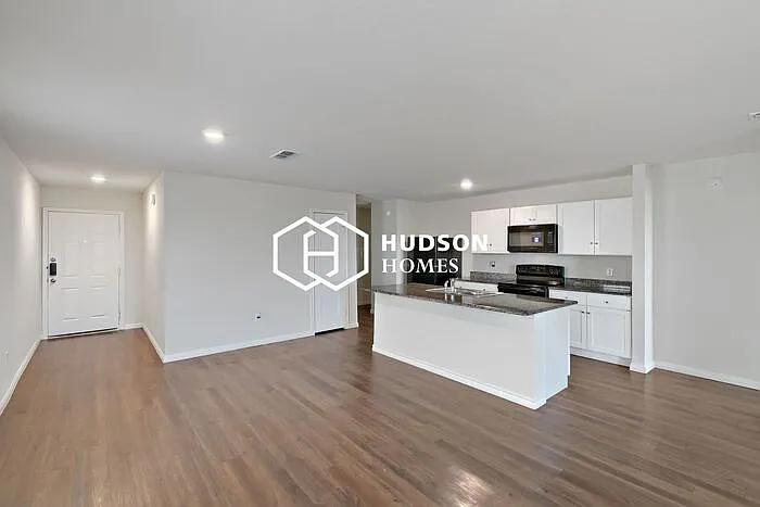 7610 Florence Dr — Photo 5