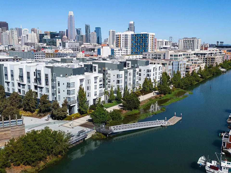 Building Photo 2