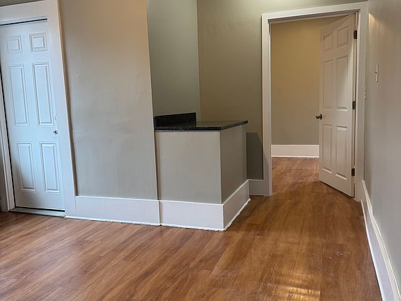 4th image of 3 Ambrose St Unit 2
