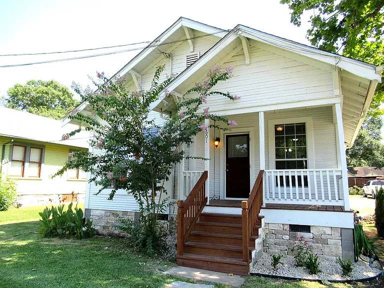 1601 W Main St — Photo 1