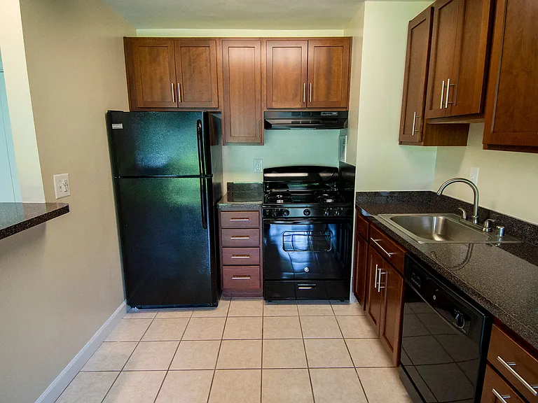 Heritage Park Apartments — Photo 61