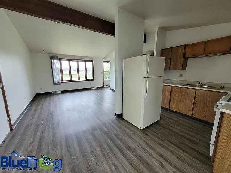 414 Chicago St — Photo 4